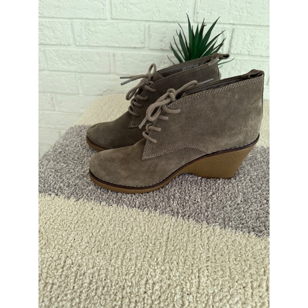 White Mountain Lambert Wedge Booties Womens 8.5 Taupe Excellent Suede Lace Up